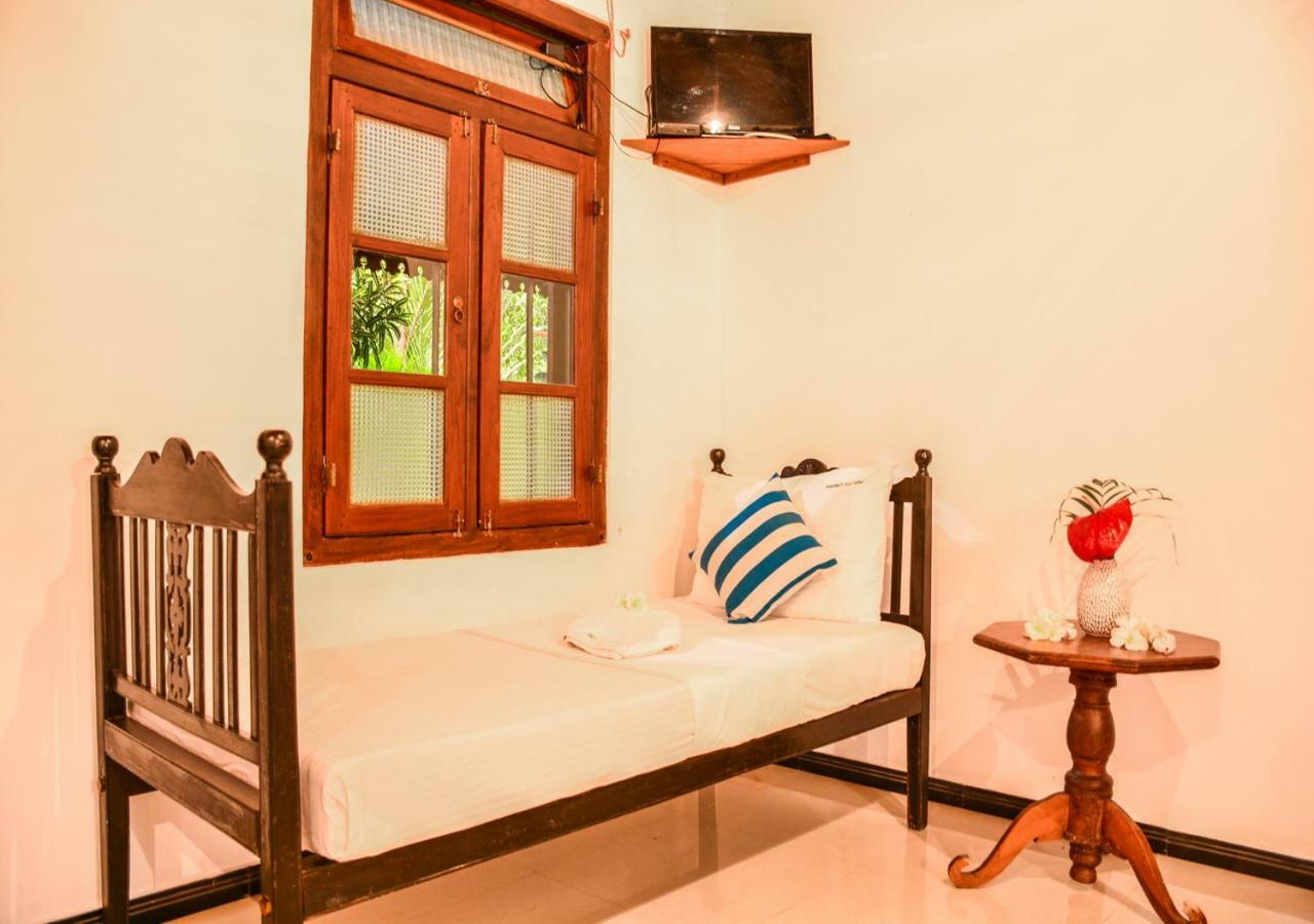 Araliya Gardens Hotel Хиккадува Экстерьер фото