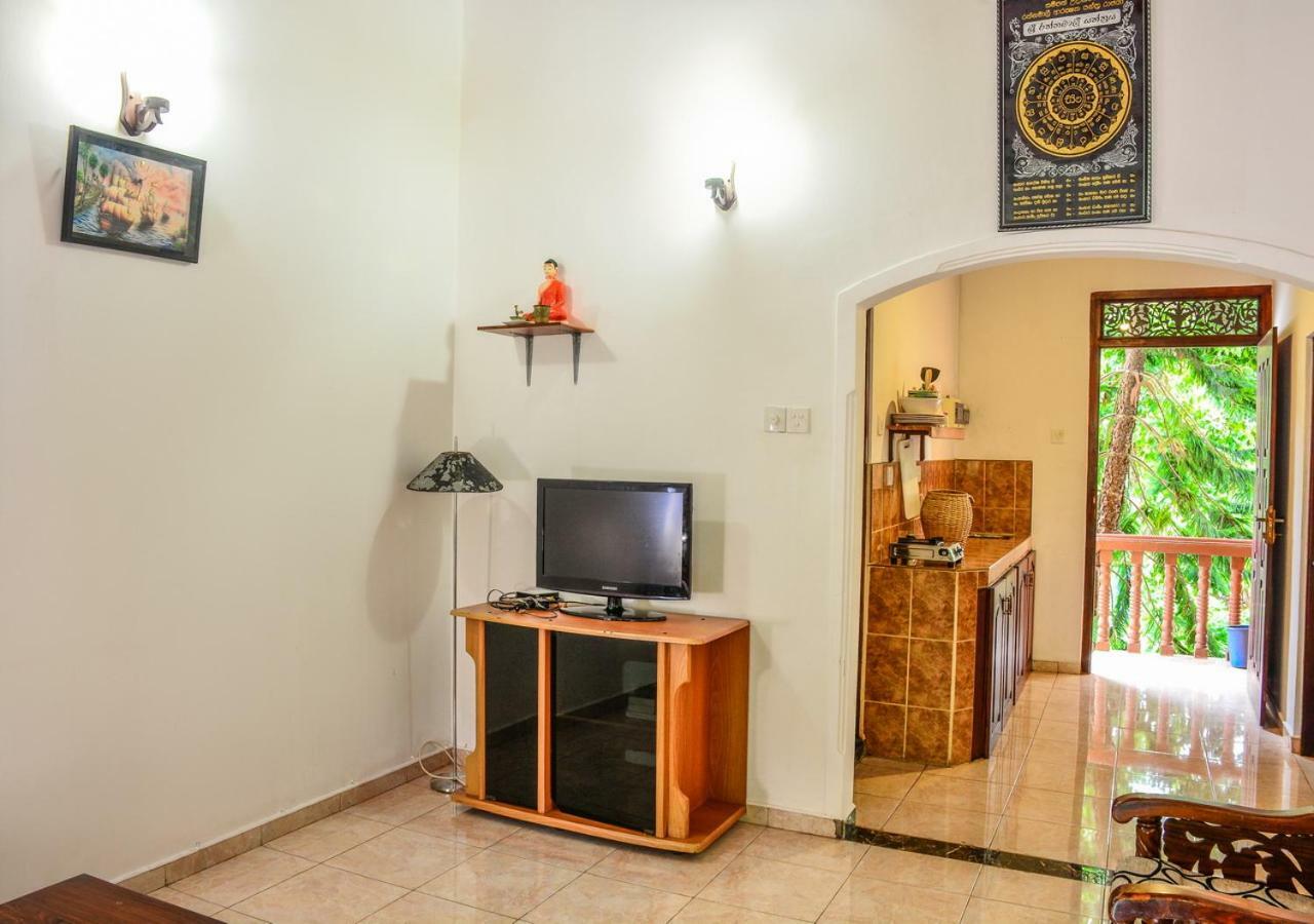 Araliya Gardens Hotel Хиккадува Экстерьер фото