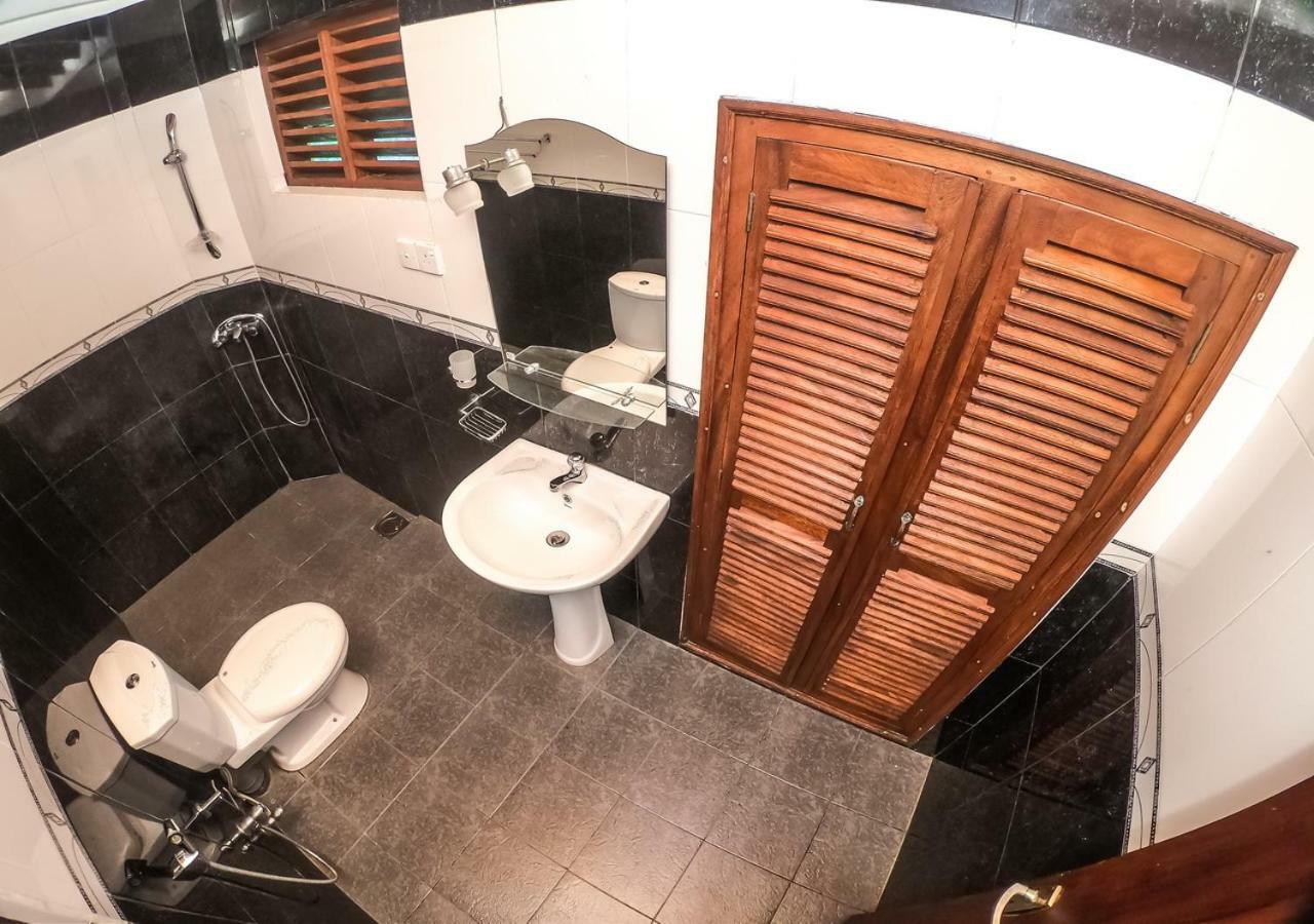 Araliya Gardens Hotel Хиккадува Экстерьер фото